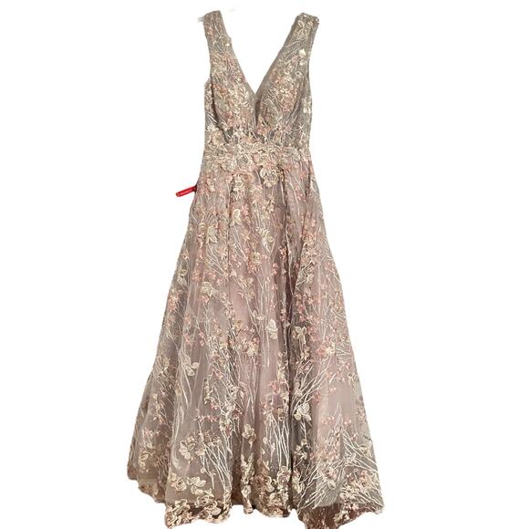 Mac Duggal Floral Embroidered V Neck Sparkle Ball Gown Women's Sz 2 NEW $798 - Picture 3 of 9